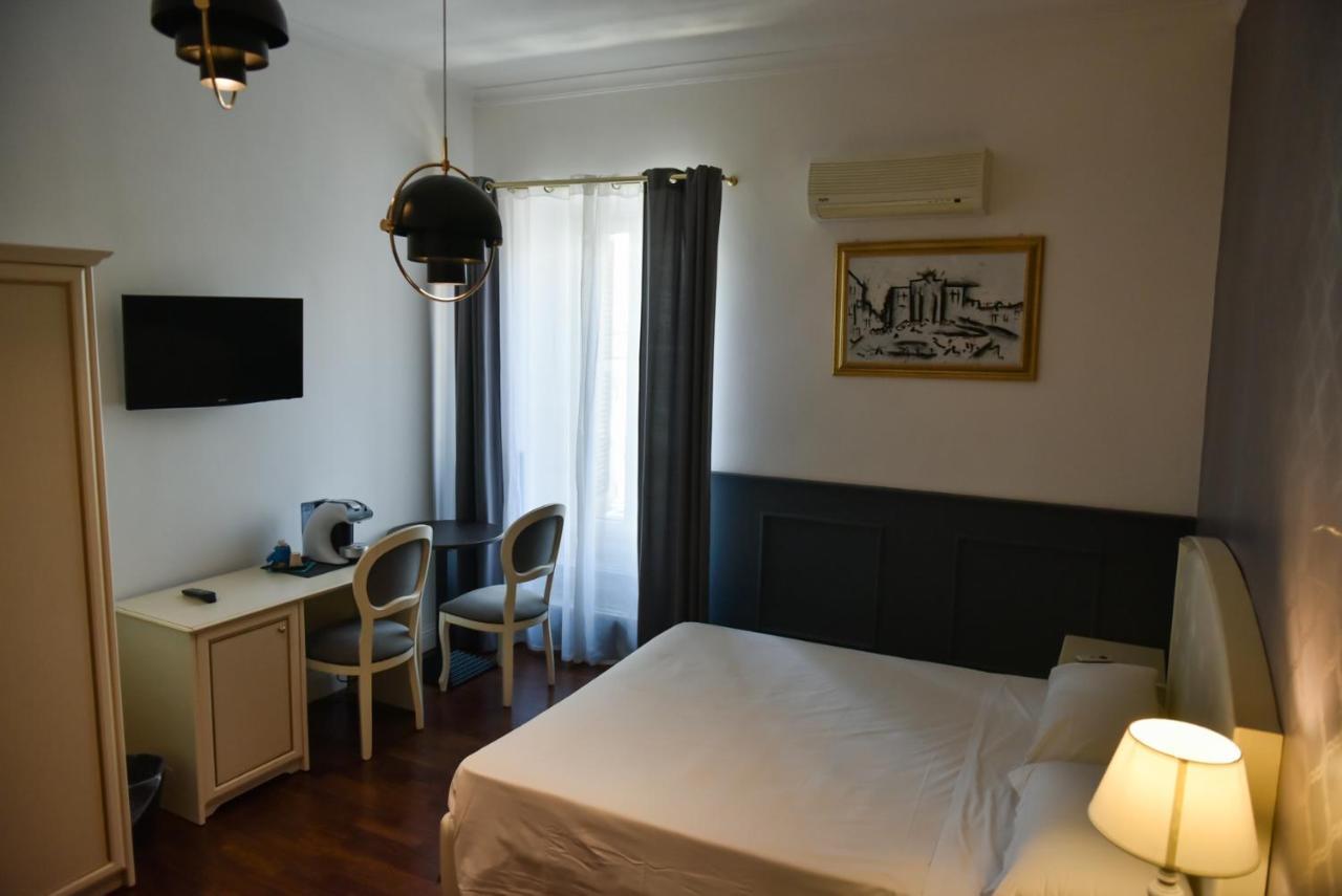 Piccolo Di Piazza Di Spagna Suites Roma Exterior foto